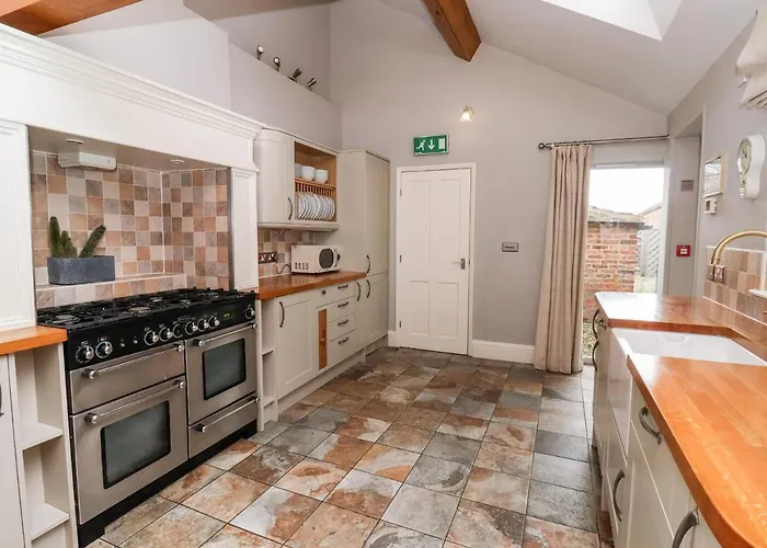 The Stables And West Wing Holiday home York