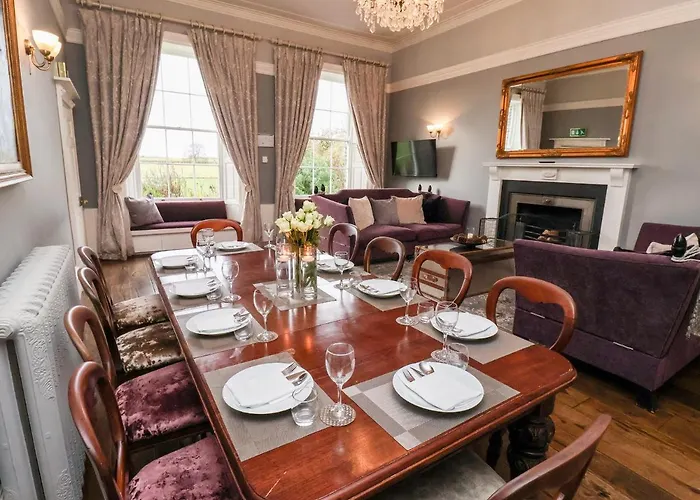 The Stables And West Wing Holiday home York