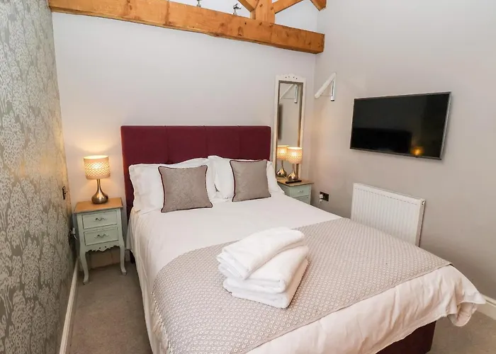 The Stables And West Wing *