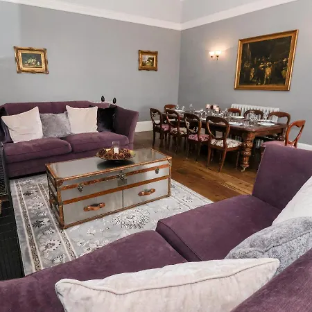 Holiday home The Stables And West Wing York