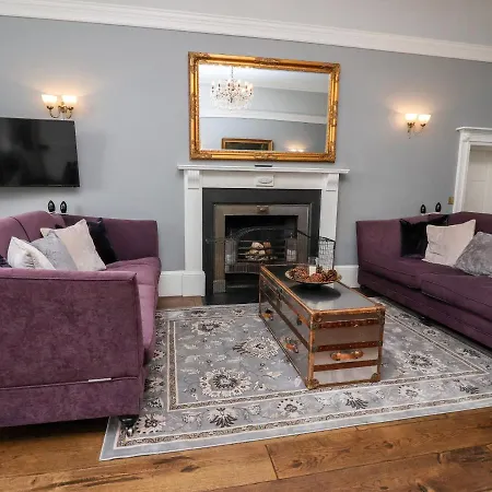 The Stables And West Wing Holiday home York