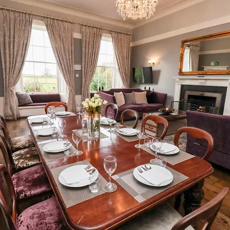 The Stables And West Wing Holiday home York