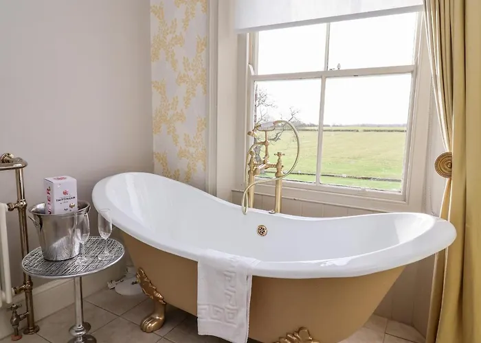 The Stables And West Wing *